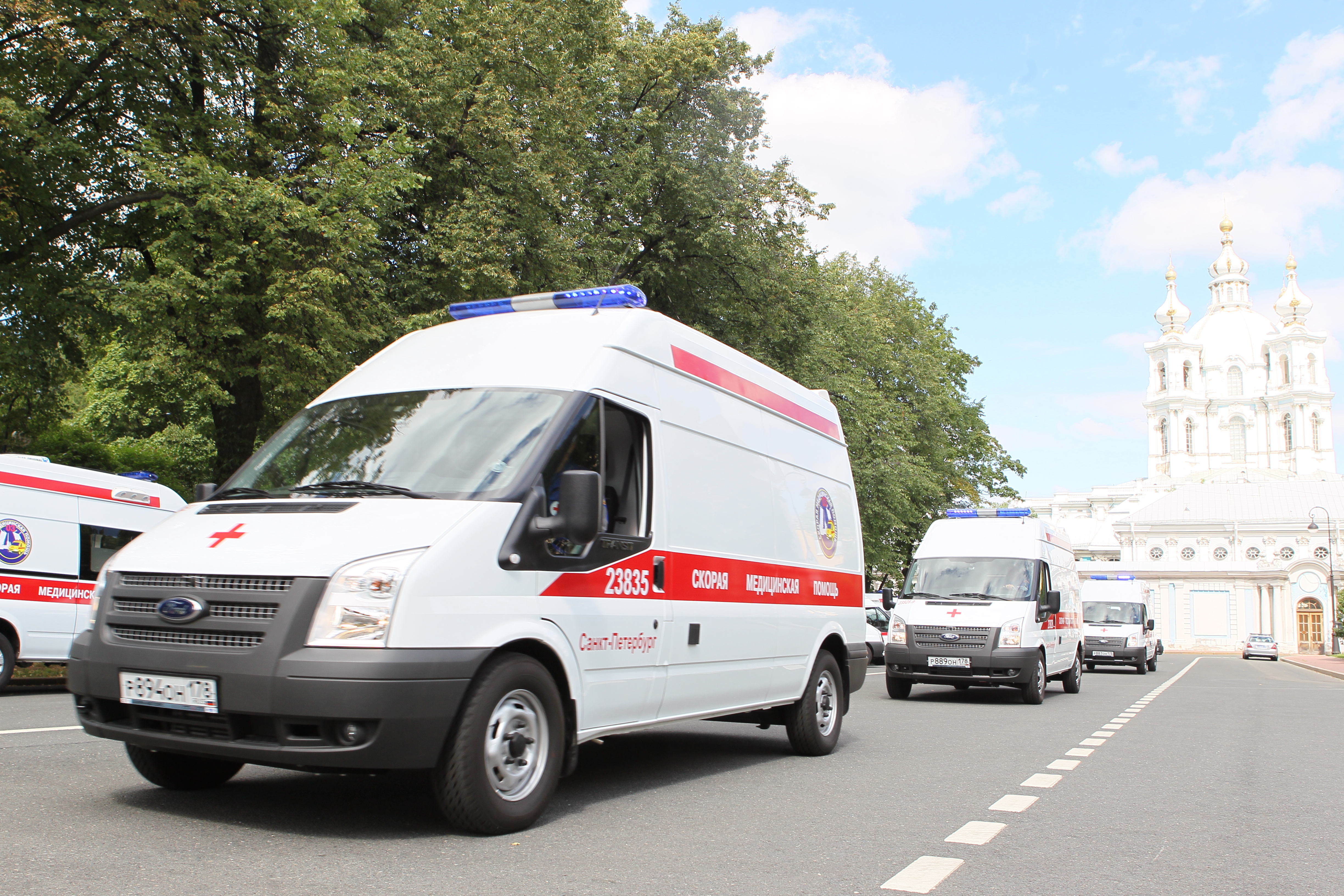 Городской скорый. Скорая реанимация Санкт-Петербург Ford Transit. Форд Транзит скорая Санкт Петербург. Машина скорой помощи. Машина скорой помощи СПБ.