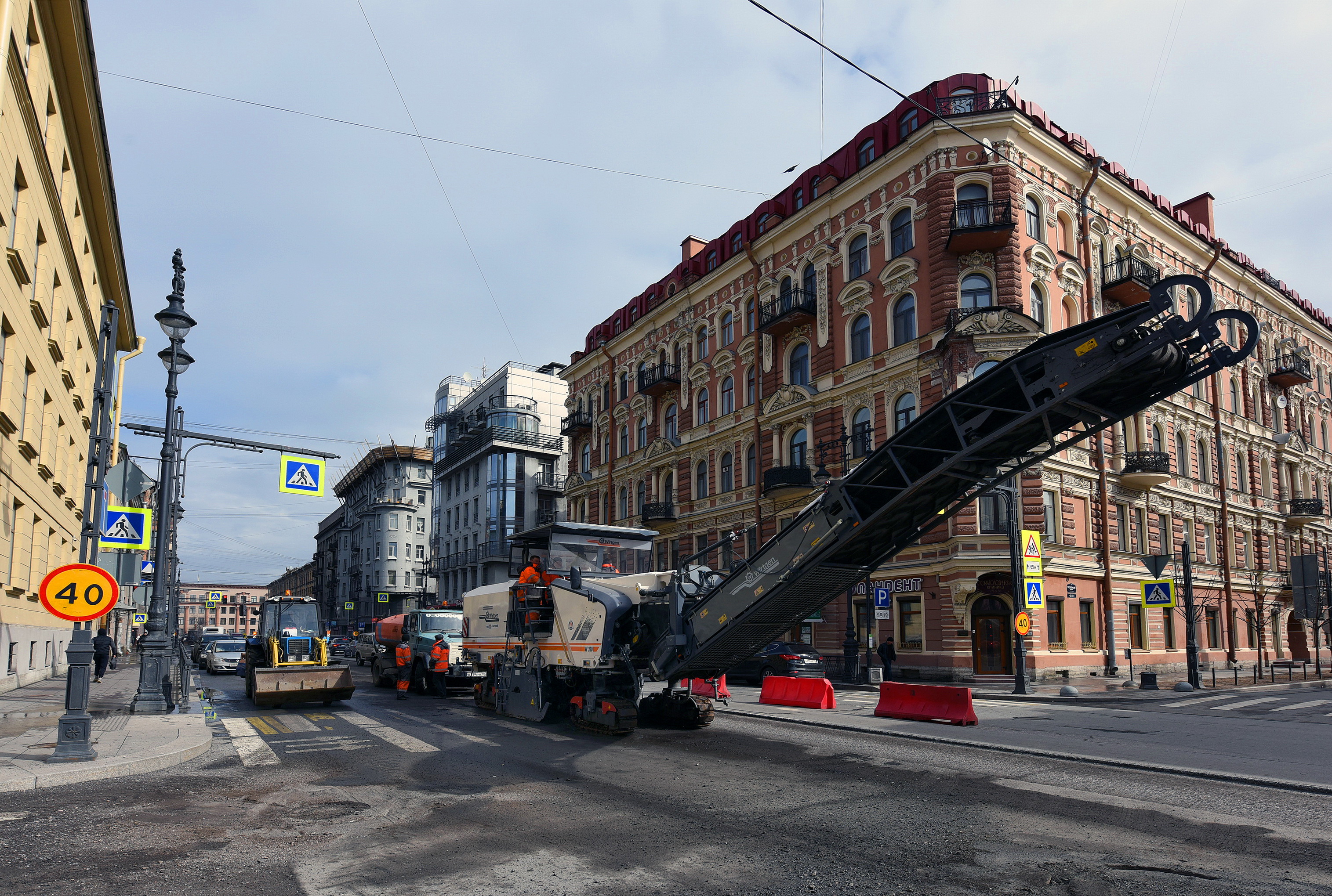 В Петербурге движение на ряде улиц ограничат с 3 октября