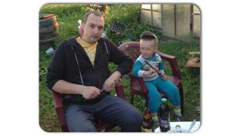 Петр с сыном. Фото: Личная страница мужчины в «ВКонтакте»