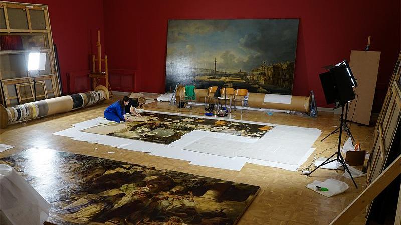 Реставрация картины Вильгельма Котарбинского «Оргия» / Фото: rusmuseum.ru