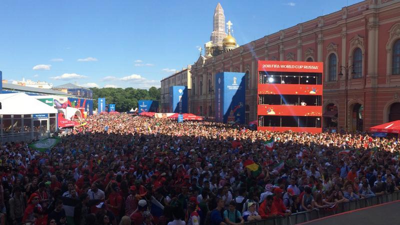 Питер 2018. Фестиваль болельщиков на Конюшенной площади.