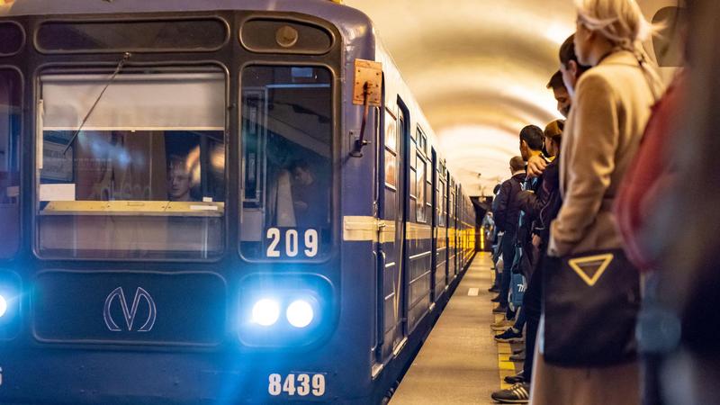 В петербургском метро появилась первая девушка-машинист | Телеканал Санкт-Петербург