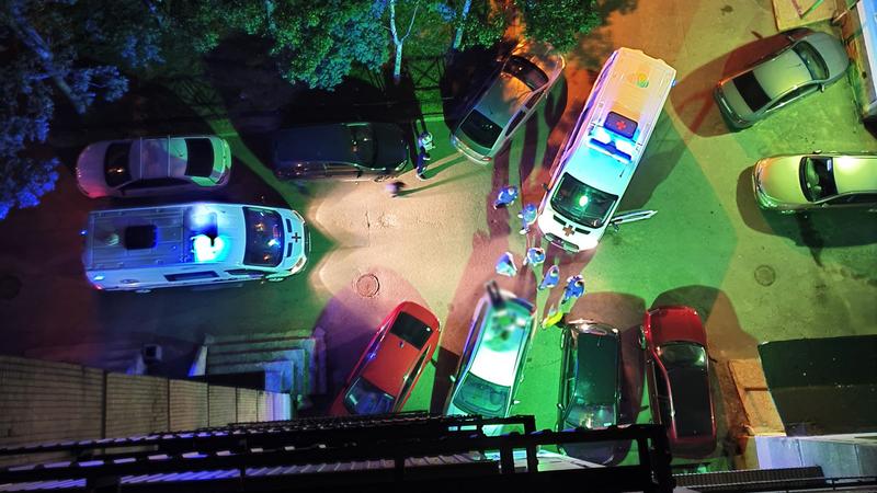 В якутске ребенок выпал из окна. В санкт петербурге парень выпаоиз окна. Голубые три дома на искровском. Выпускной 2023 санкт петербург фото. В питере девочка спрыгнула с окна.