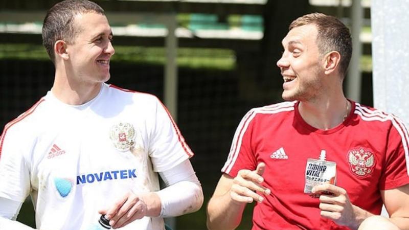 Андрей Лунёв и Артём Дзюба/ Фото: globallookpress.com/Russian football league