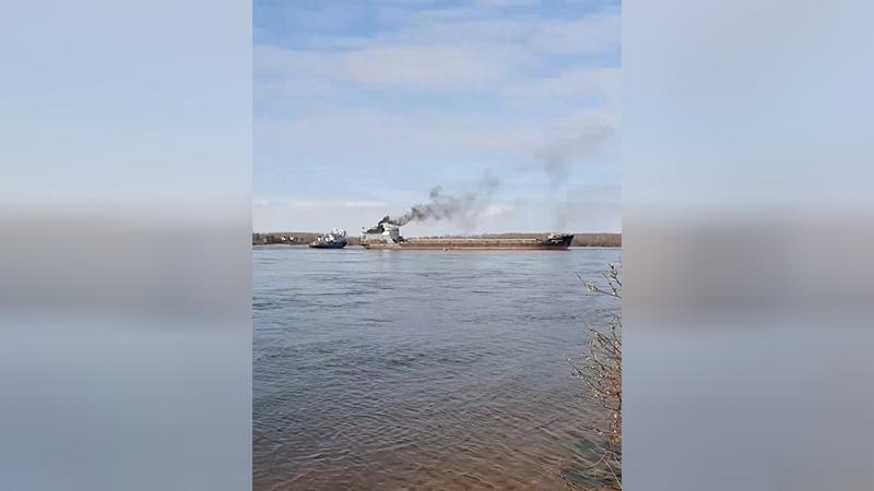 Санкт петербург сел на мель. Сел на мель на Неве. Ивановские пороги на Неве. Нефтерудовоз 58м. Невские, они же Ивановские пороги.