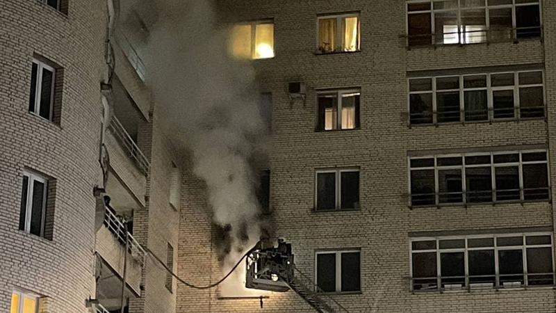 пожар на ушинского сегодня спб. пожар на ушинского сегодня спб. ушинского 2 корпус 1 пожар. фото 9 этажного дома ночью. пожар на липецкой улице сегодня.