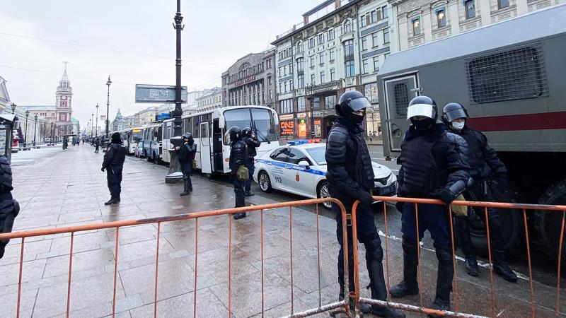 Полиция числами. Полиция в центре города. Полиция в центре Москвы почему. Количество полицейских в Санкт-Петербурге.