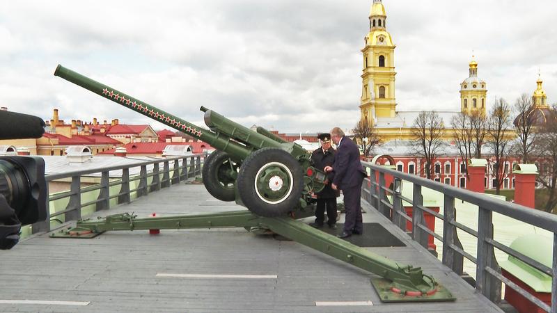 Полуденный. Пушка Петропавловской крепости. Пушки Петропавловской крепости. Выстрел из пушки на Петропавловской крепости. Полуденная пушка Петропавловская крепость 2021.