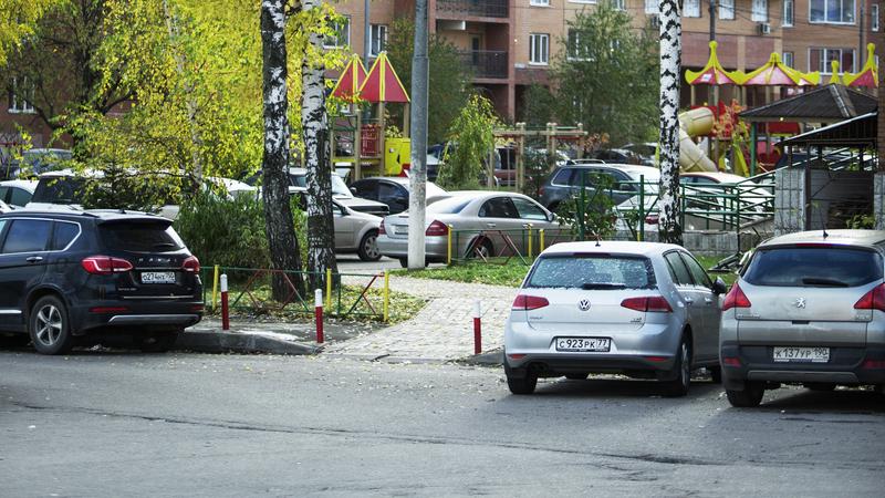 Автомобиль эвакуация автодруг. Машины Гати припаркованные во дворе. Парковка эвакуированных машин Выборгского района Санкт-Петербурга. Эвакуировали авто в Чурилково. Машины Гати в СПБ.