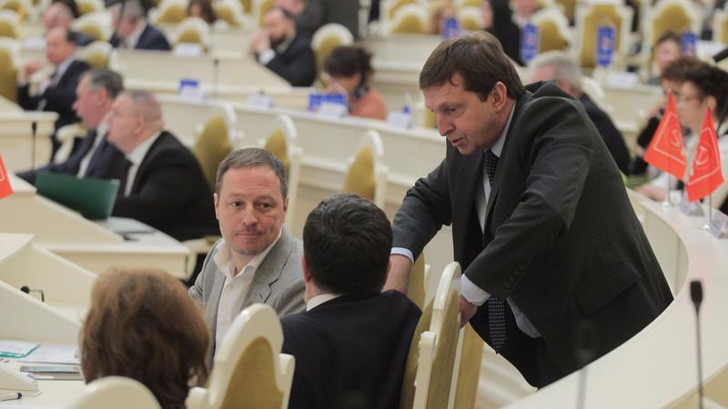 Игорь Коровин (слева)/ Фото: пресс-служба Законодательного Собрания Санкт-Петербурга