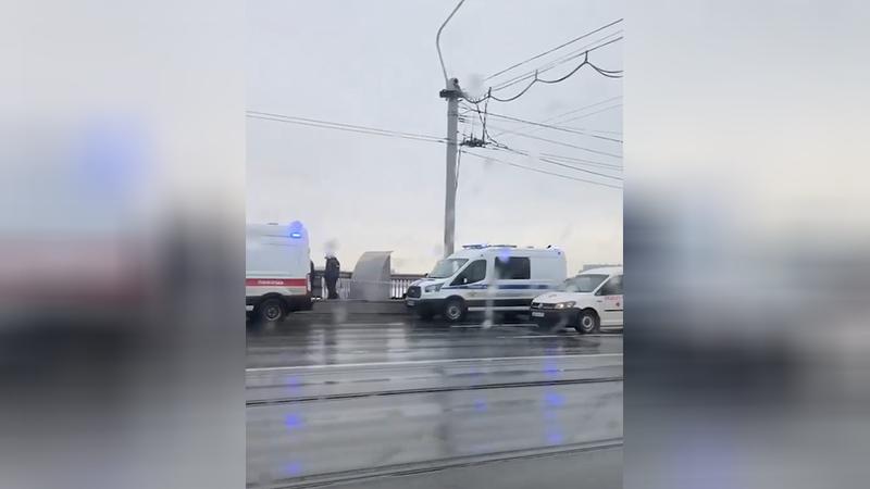 Автобус упал с моста в питере сколько. Автобус упал с моста в питере сколько