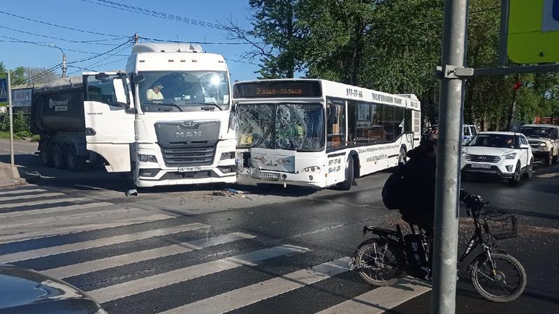 Фото: vk.com/podslushano_volhov/Алексей Бархатов