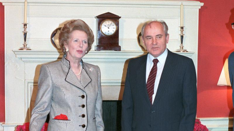 Экс-премьер-министр Великобритании Маргарет Тэтчер и Михаил Горбачёв, 1987 ...