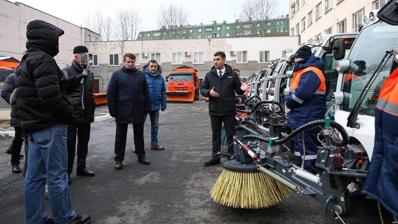 Петербург техник. Уборочная техника. Городскую уборочную машину. Дорожная техника новинки. Дорожная работа Север.