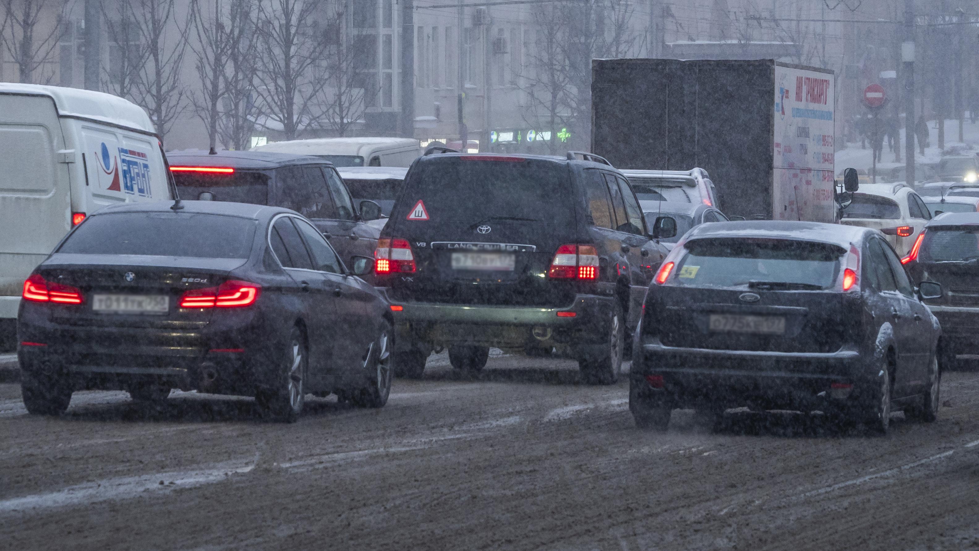 Что случилось почему пробка. Транспортный коллапс в Москве. Пробки 7 февраля в Москве видео.