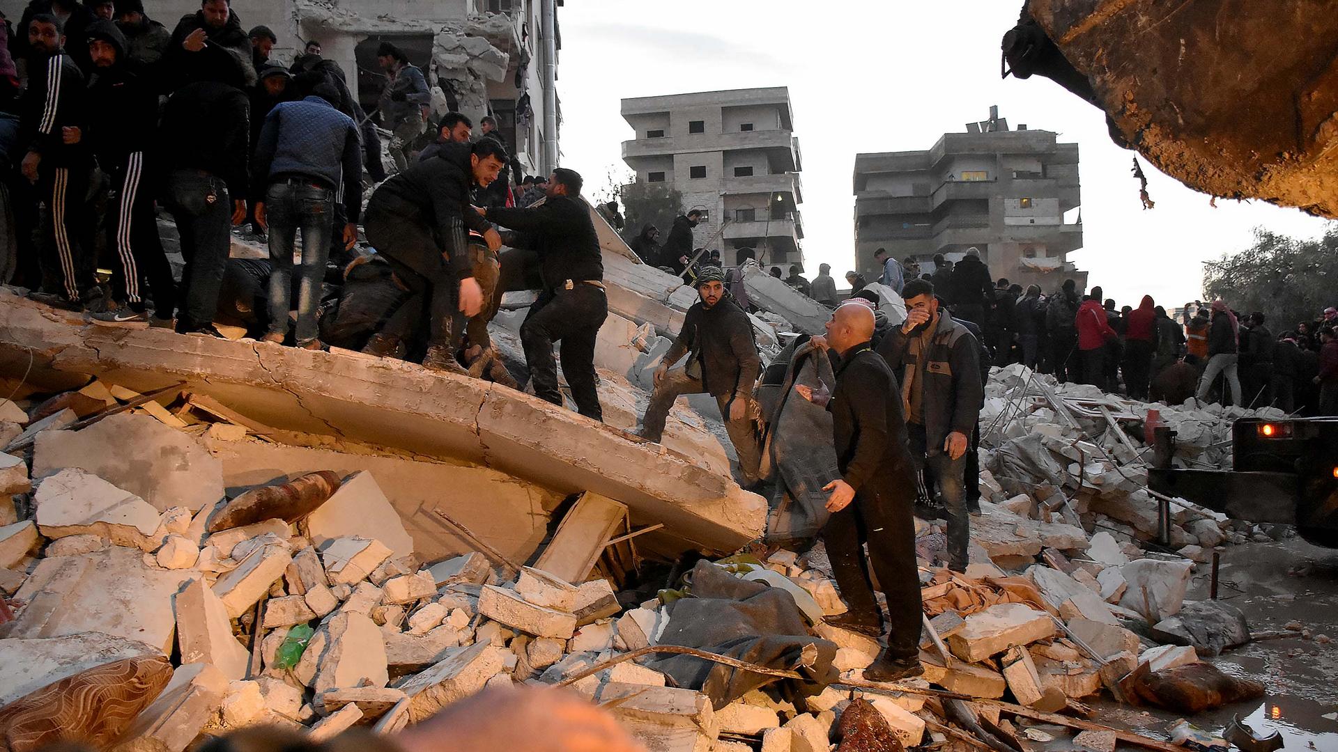 Сколько человек погибло при землетрясении. Землетрясение в Турции 6 февраля 2023. Алеппо землетрясение 2023. Землетрясение в Турции 2023.