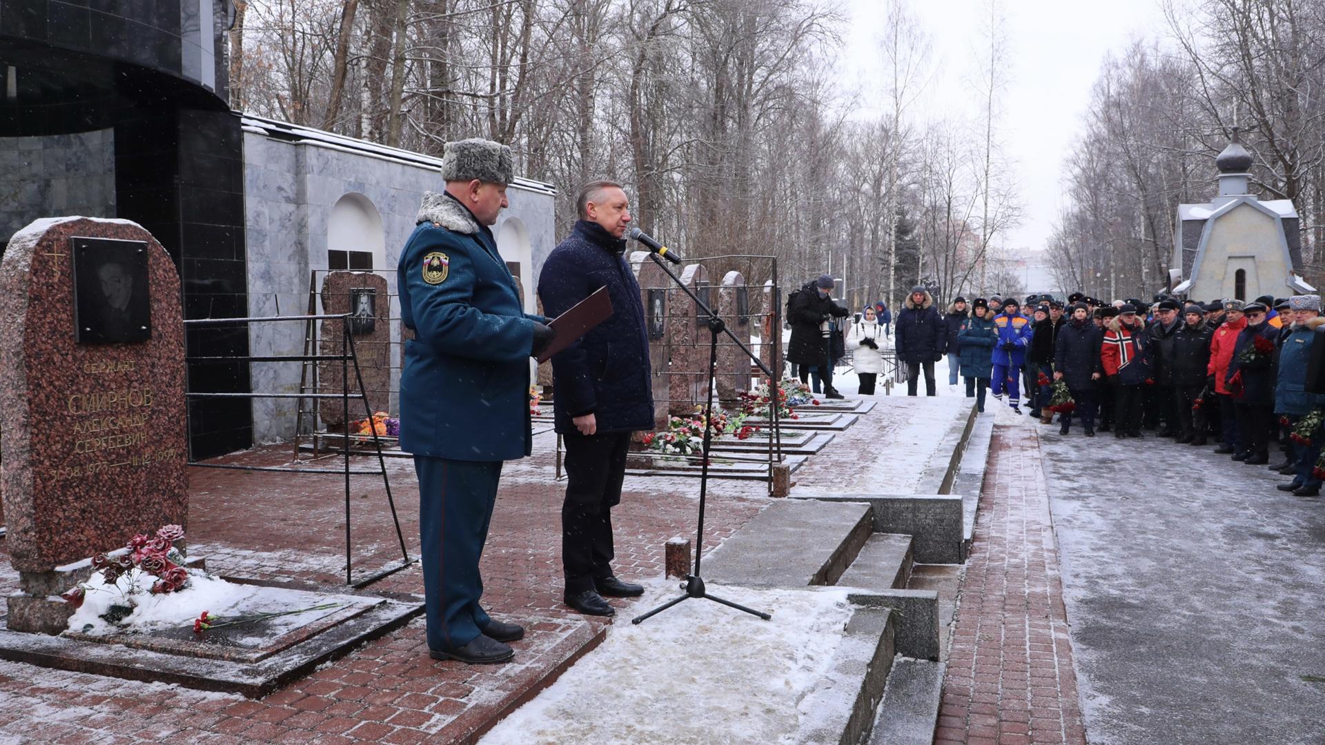 санкт петербург серафимовское кладбище