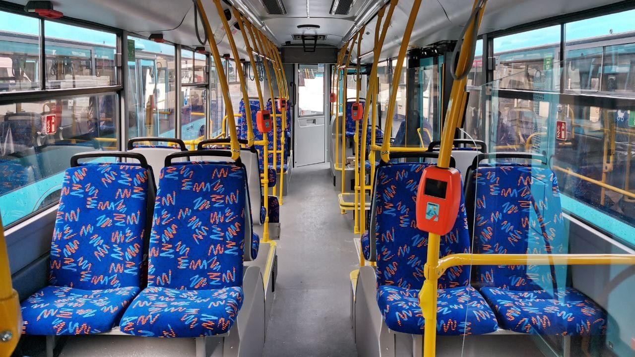 Трамвай московские гортранс. Автобус metro. Газель семар 3234 салон. Автобус влетел в столб питер. Автобус маршрутка.