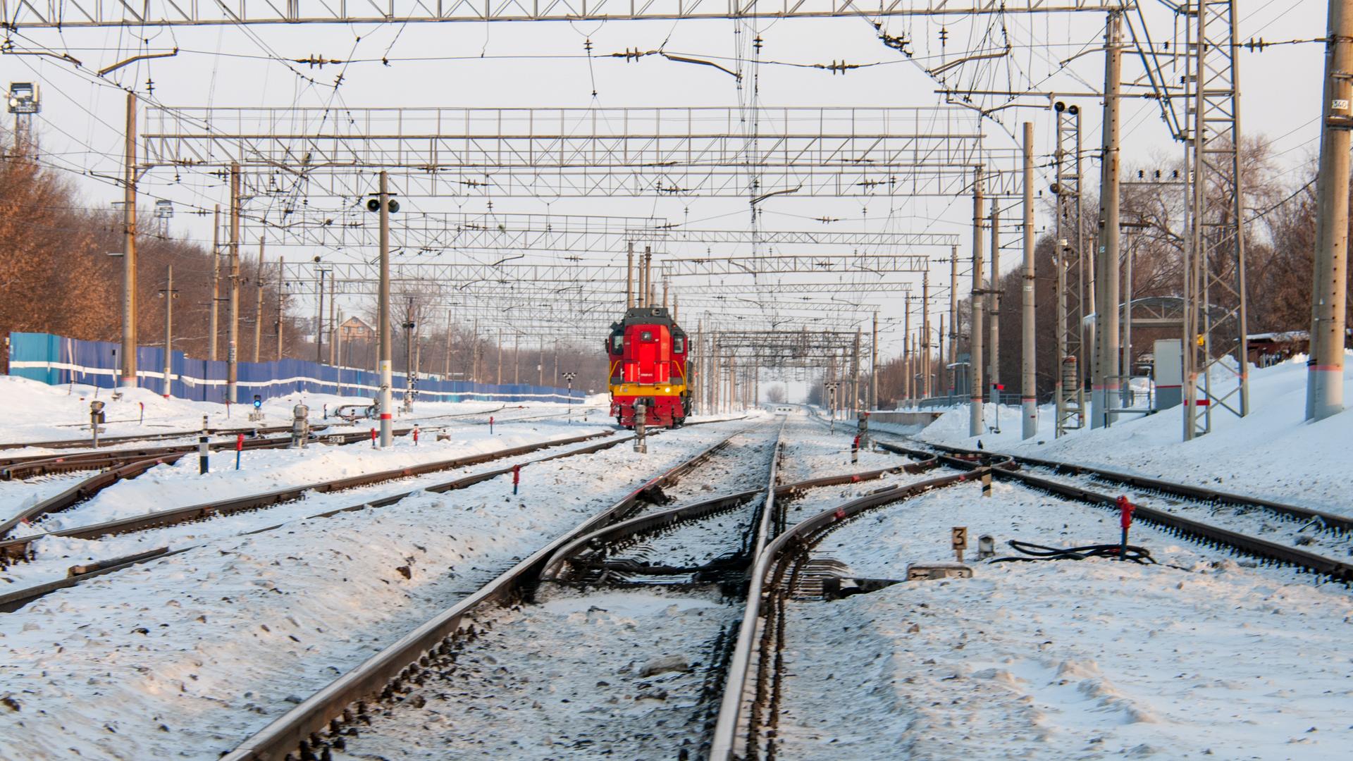 В Ленобласти электропоезд сбил насмерть 14-летнюю девочку