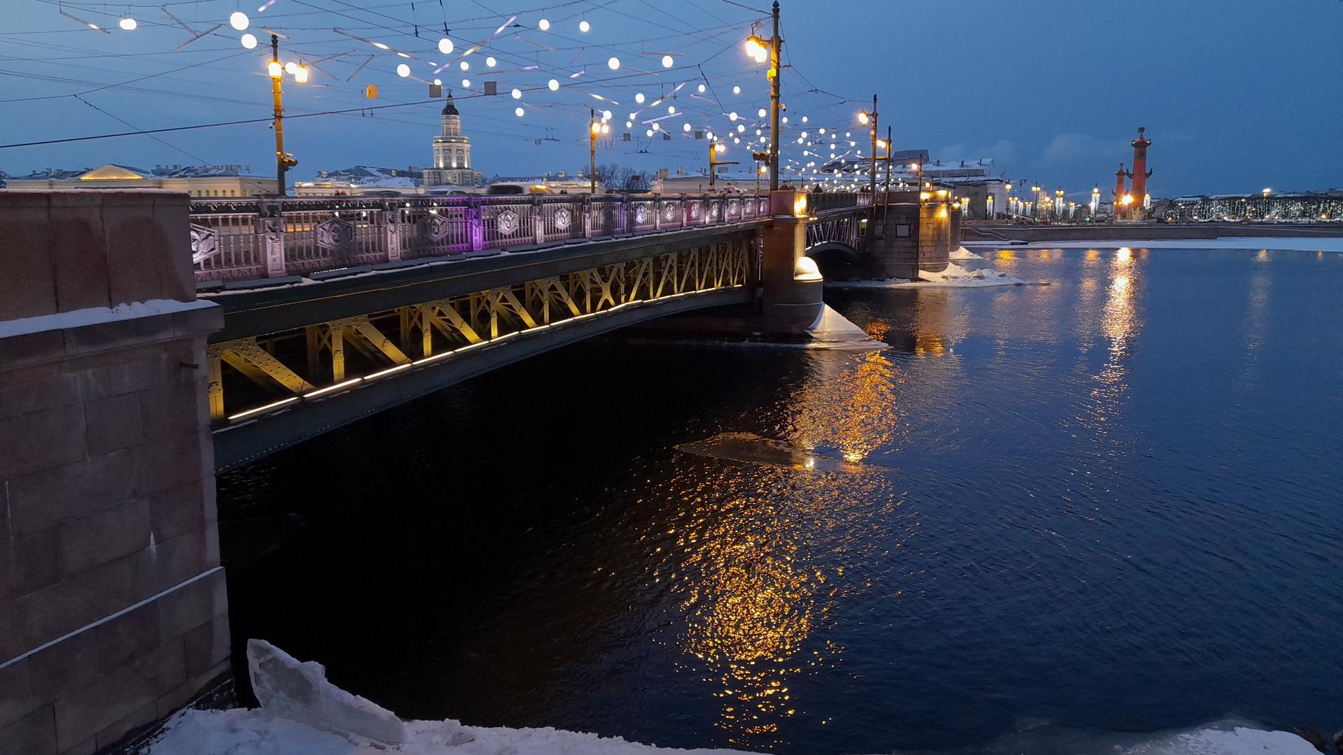 Дворцовый мост Санкт Петербург