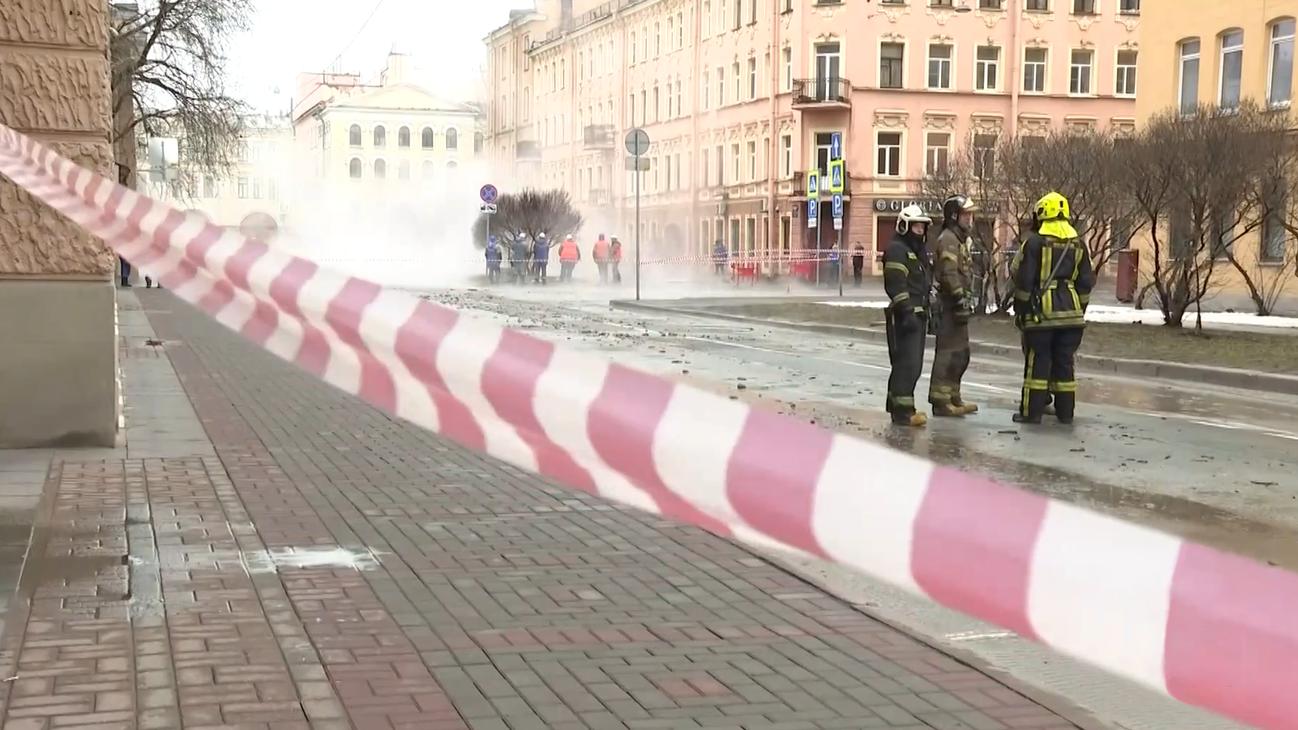 Сотрудник МЧС рассказал, как спасал дедушку с внуками из автомобиля на  Дровяной