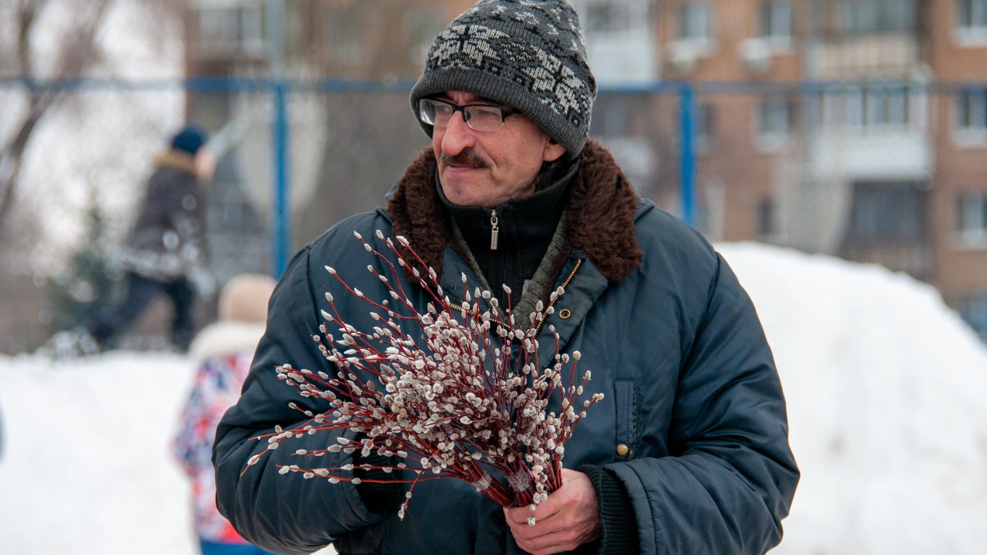 Что нельзя сделать в вербное воскресенье. Верба освященная. Верба фото. Вербная ветка. С Вербным воскресеньем фото.