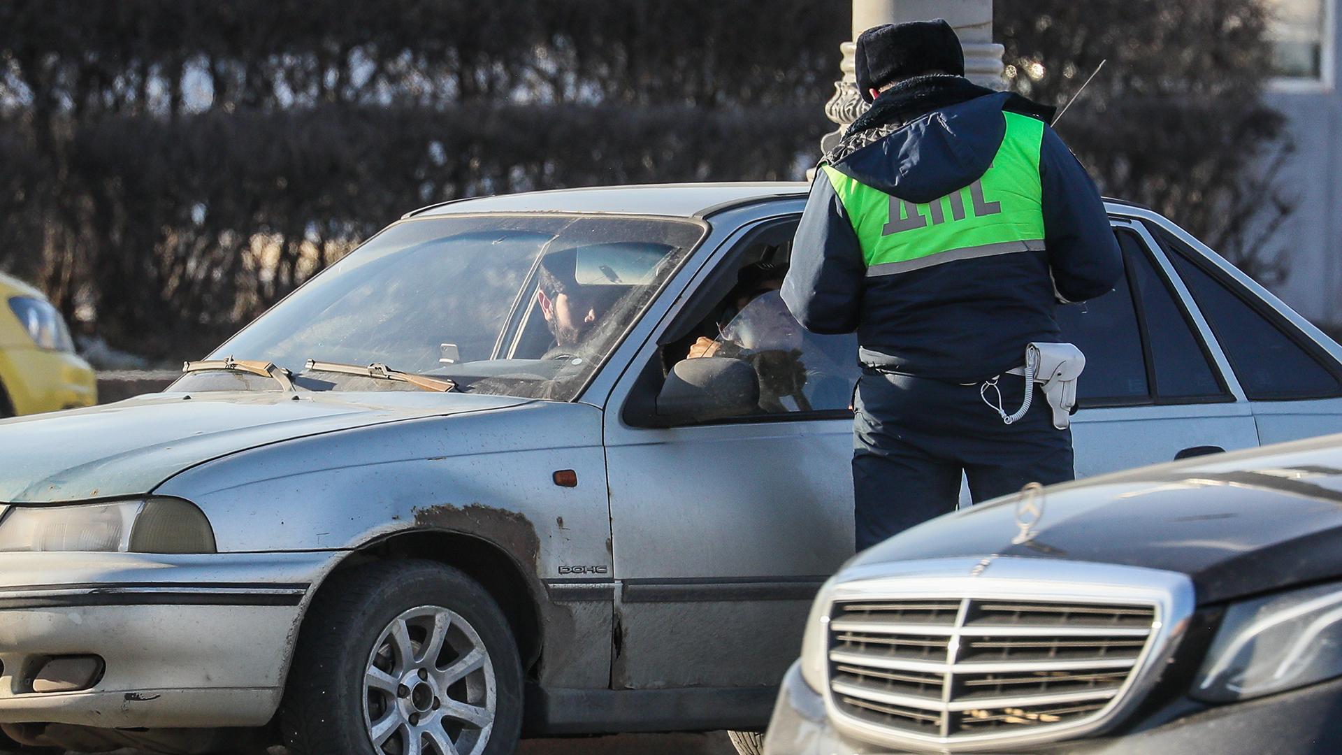 В России могут смягчить наказание за отсутствие документов на авто