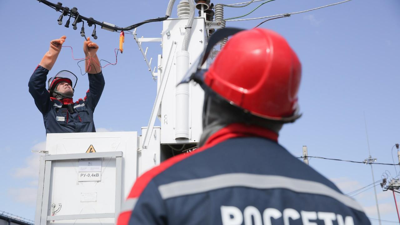 Россети электроснабжение объектов. Россети ленэнерго информационная табличка на тп. Пао россети ленэнерго. Россети ленэнерго отключения. Значок россети ленэнерго.