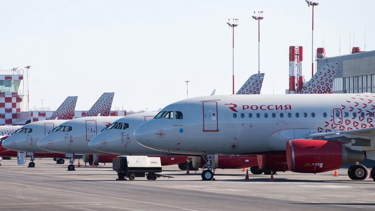 Какая авиакомпания в питере. Какая авиакомпания в питере. Пулково самолеты. Какая авиакомпания в питере. Самолет ярославль санкт-петербург.