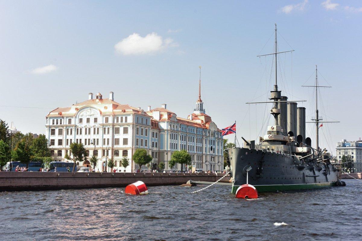 Нахимовское военное училище. Нахимовское военно-Морское училище в Санкт-Петербурге. Нахимовское военное Морское училище Санкт Петербург. Крейсер Аврора и Нахимовское училище. Нахимовское училище Санкт-Петербург Аврора.