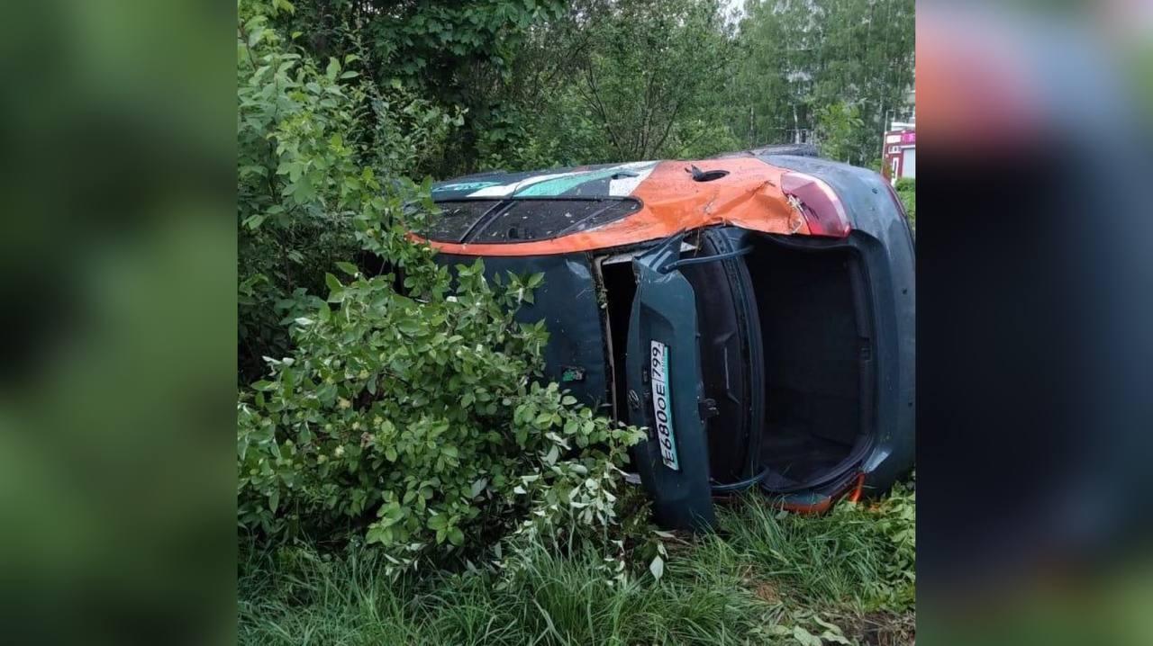 Каршеринговый перевёртыш обнаружили в кустах Красного Села