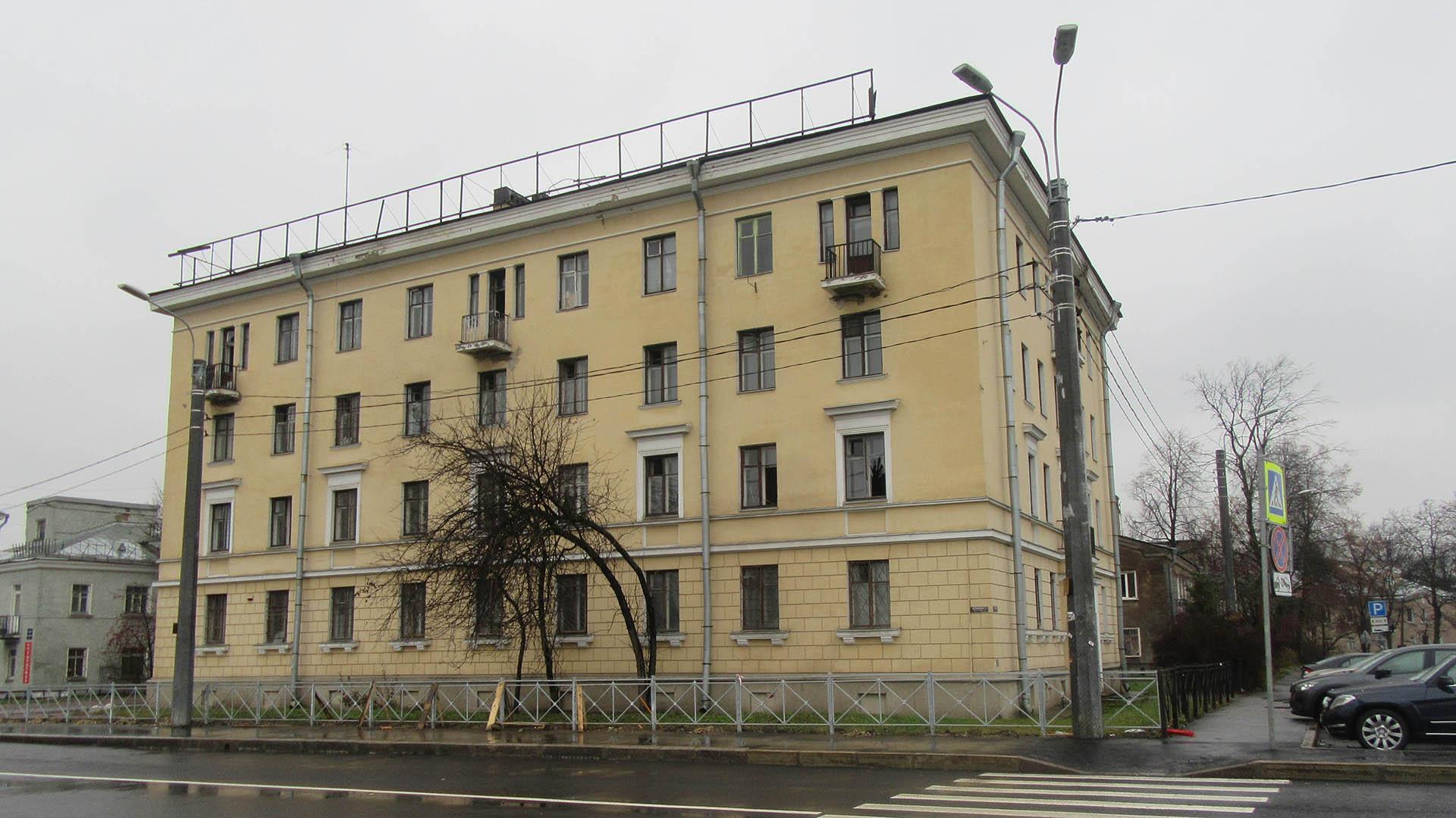 Специалисты завершают капитальный ремонт дома у метро «Волковская»