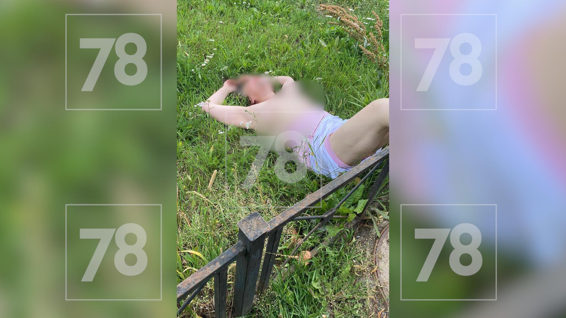 На Металлистов голая женщина пыталась проникнуть на территорию детского сада