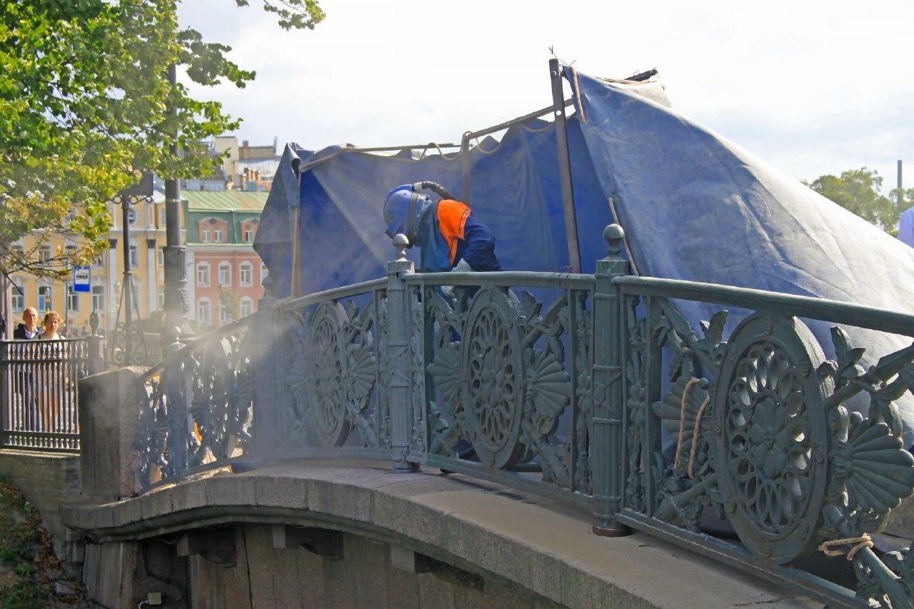 На Нижнем Лебяжьем мосту в Петербурге начались восстановительные работы