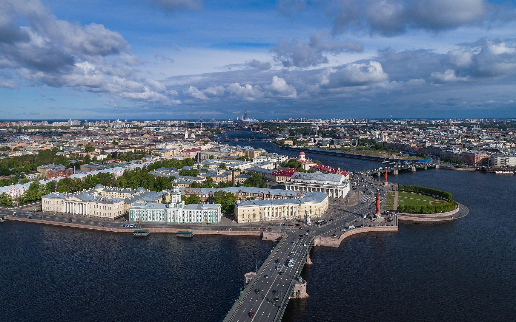 Василеостровская спб. Петроградский остров Санкт-Петербург. Стрелка Васильевского острова панорама. Панорама стрелки Васильевского острова. Санкт-Петербург каналы Васильевский остров.