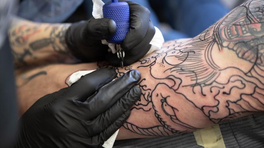 Татуировки у подростков: о чём следует знать