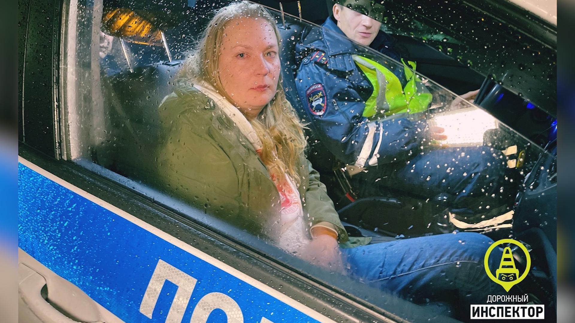 В Сочи пьяную женщину задержали за рулем с ребенком в машине