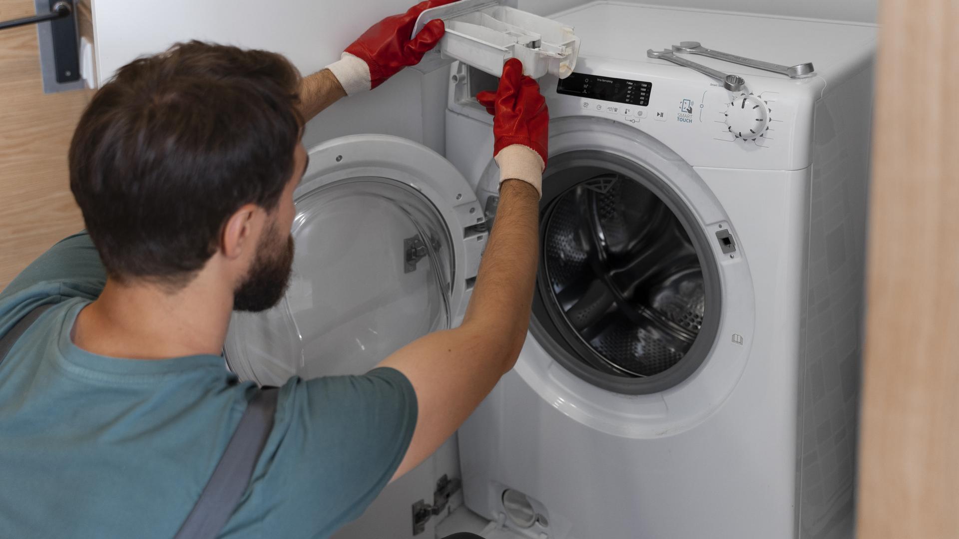 Ремонт стиральных машин: как понять, что бытовой технике на свалку еще рано