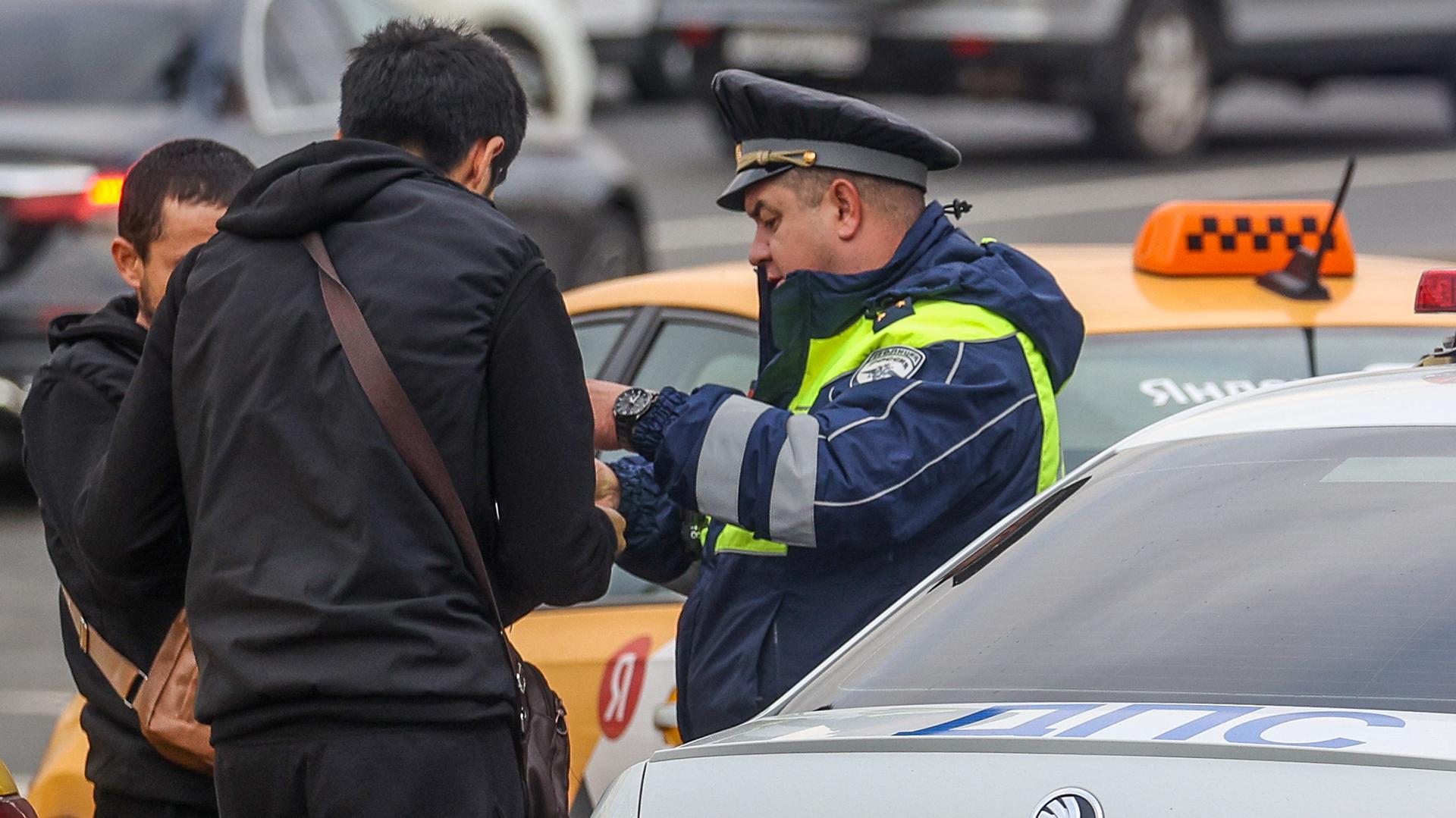 Петербург попал в топ городов с наибольшим числом ДТП по вине мигрантов