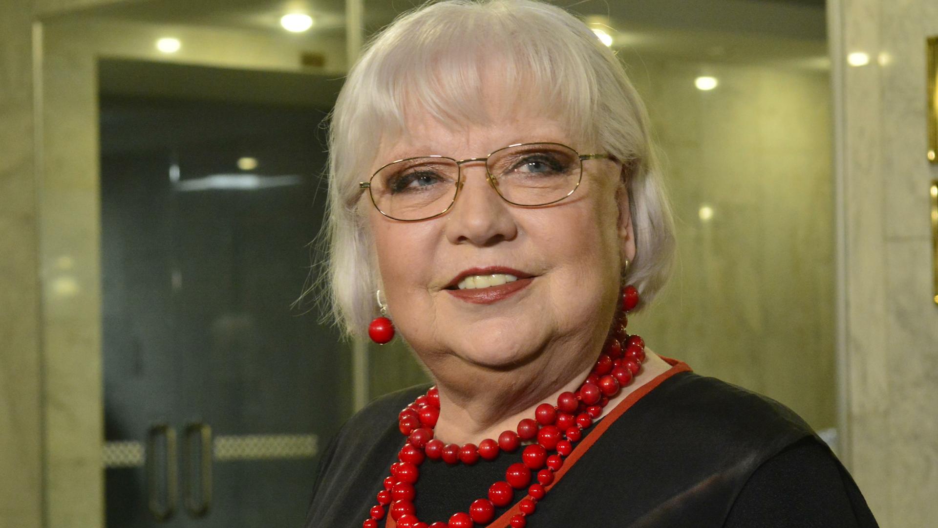 Крючкова светлана актриса биография личная жизнь национальность Не выход плодить идиотов": актриса Крючкова - о том, во что превратилось образов