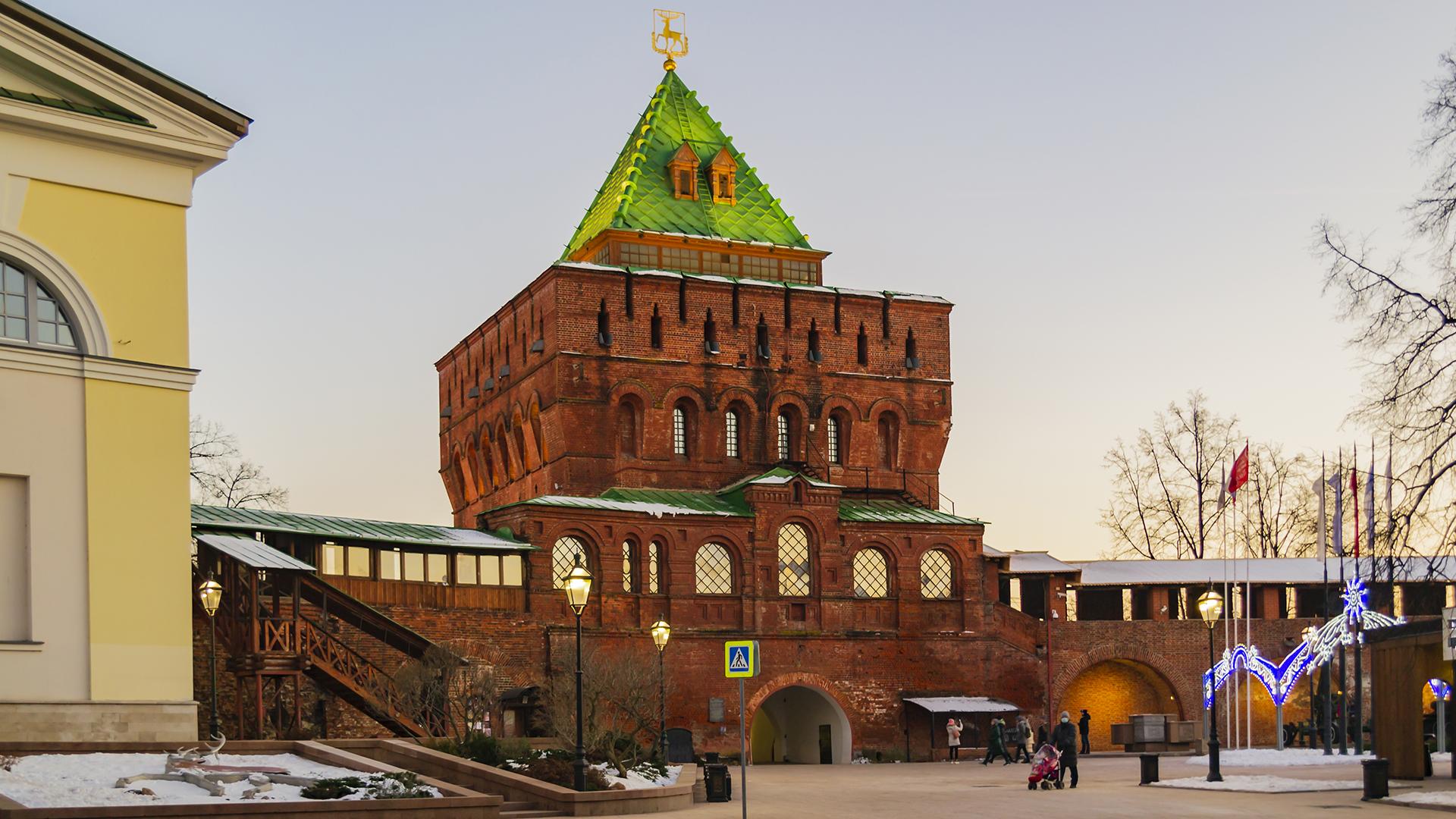 Дмитриевская башня/ Фото: wikimedia.org/Алексей Трефилов