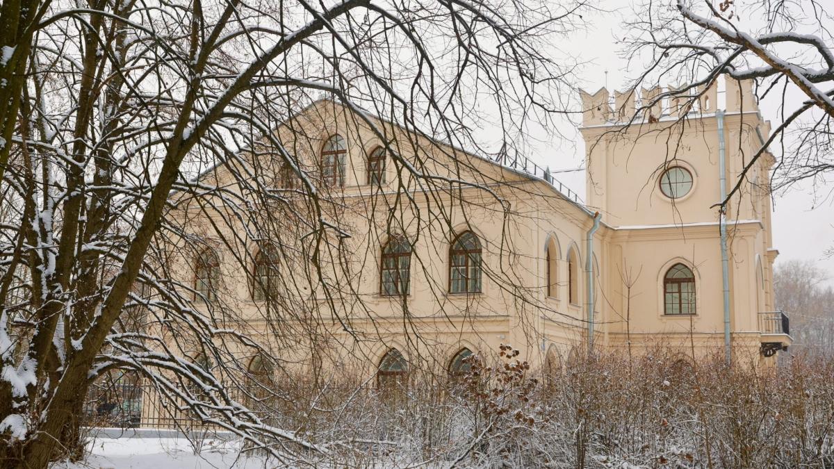 Готический дом в Петербурге вновь стал культурно-просветительским центром