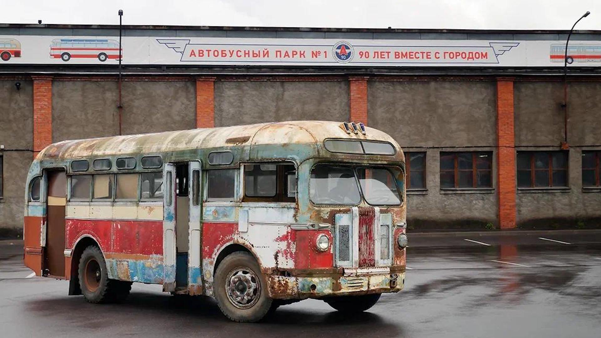 Петербург автобусный парк. 1 Парк СПБ Пассажиравтотранс Автобусный. ЗИЛ 155г. ЗИС-155 автобус. Автобусный парк 1 СПБ музей.