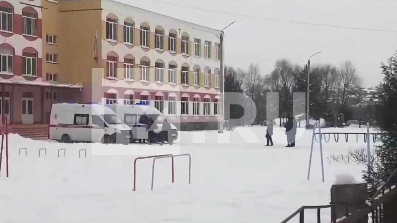 Отца устроившей стрельбу в брянской школе девочки отпустили из изолятора