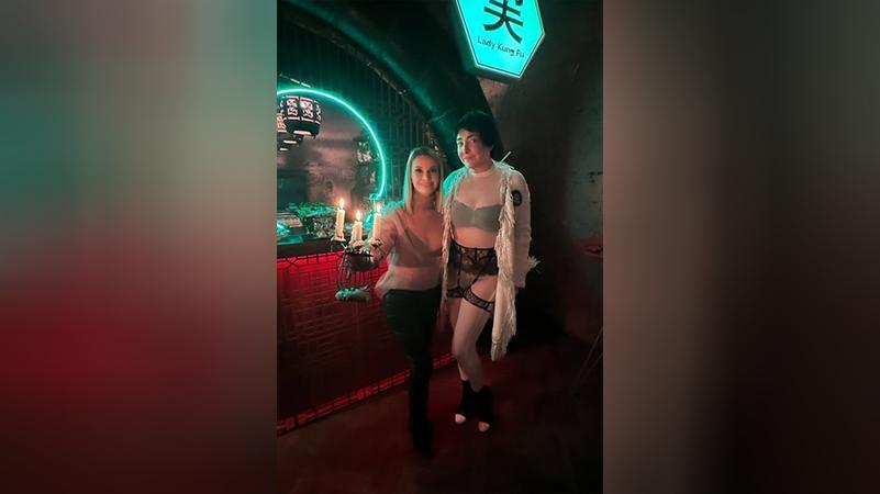 Бангброс-вечеринка с порно-конкурсами звезд на студенческой тусовке