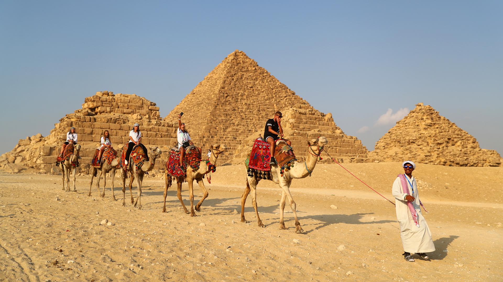 Египет летает ли россия. Египет. Египет туризм. Туристы в Египте. Египет 2023.