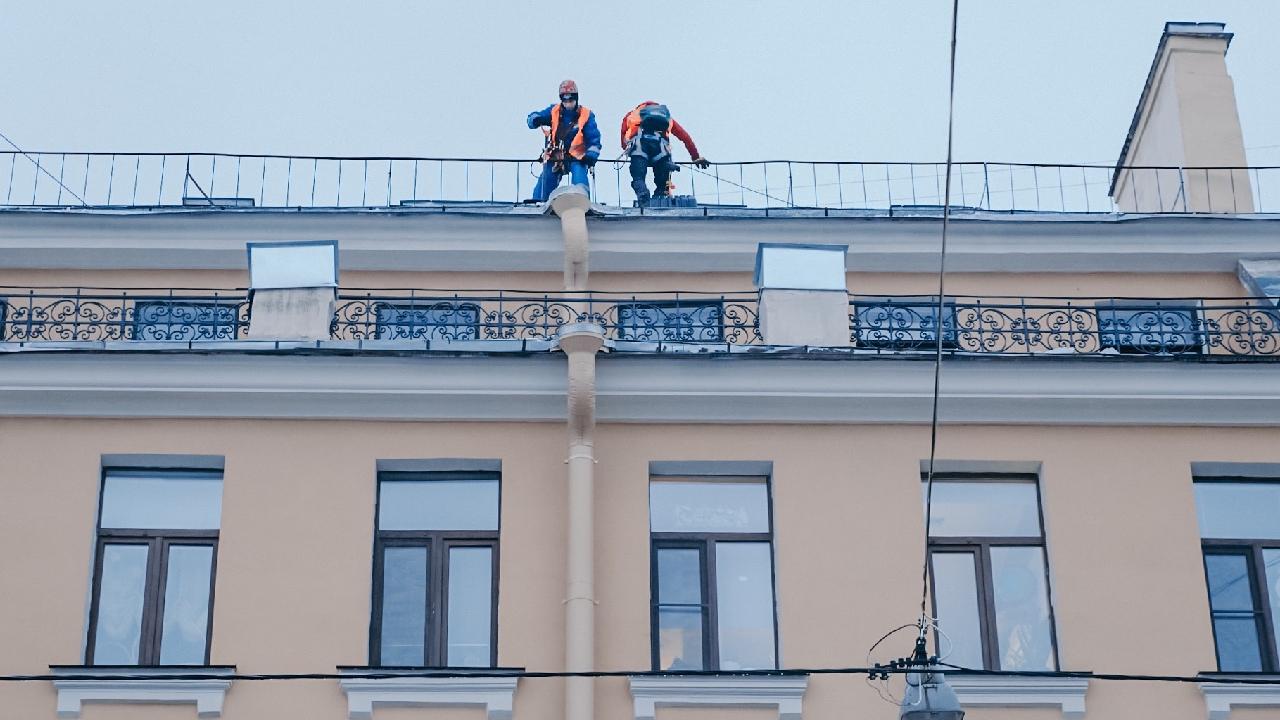 Два миллиона кубометров снега вывезли из Петербурга с начала зимы