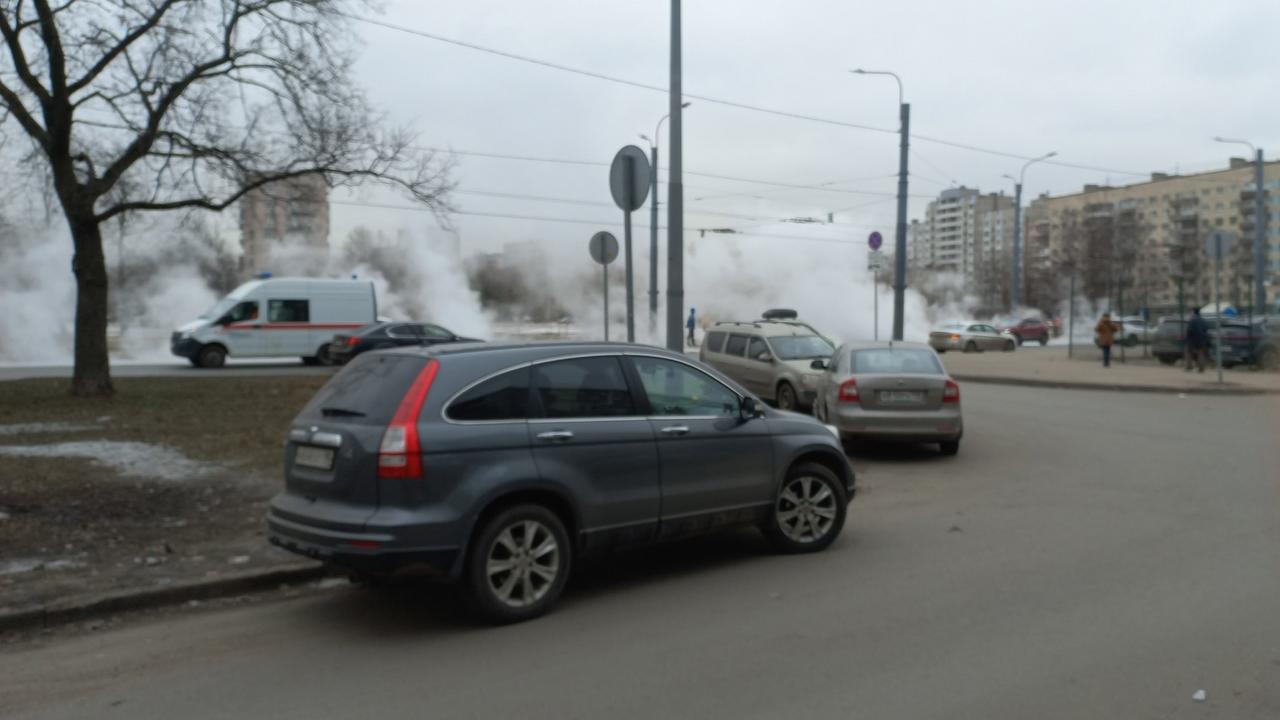 Перекрёсток Будапештской и Белы Куна затопило кипятком