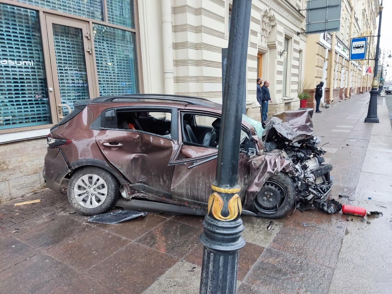 Фото: «ДТП и ЧП | Санкт-Петербург | Питер Онлайн | СПб»