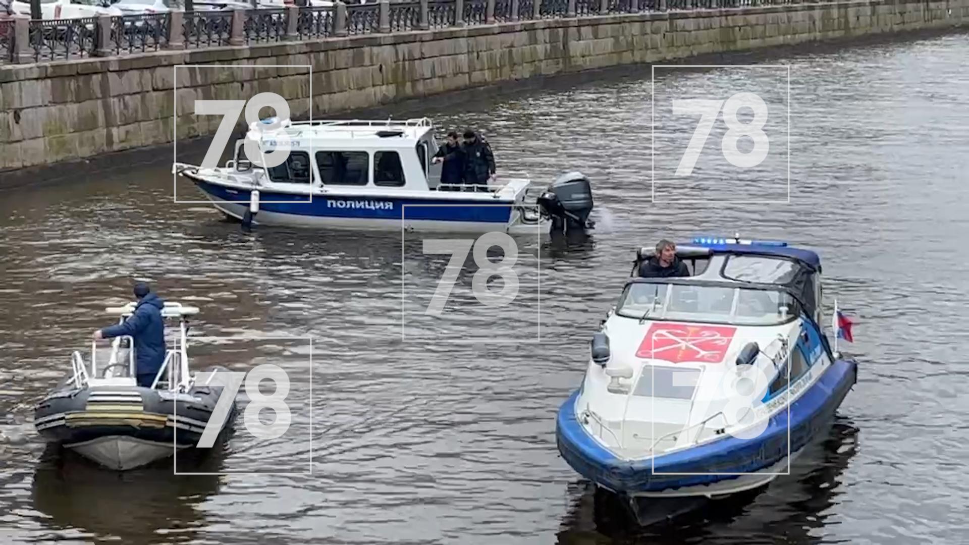 Водителя утонувшего в Мойке пассажирского автобуса доставили на допрос